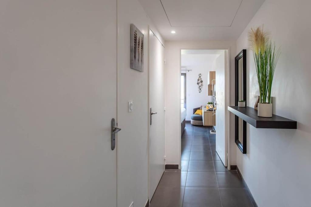 A7- 2 Bdr Sea & Mountain View - Ac, Parking, Pool & Terrace Apartment Antibes Exterior photo