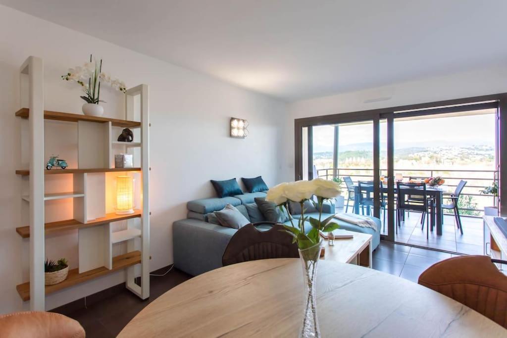 A7- 2 Bdr Sea & Mountain View - Ac, Parking, Pool & Terrace Apartment Antibes Exterior photo